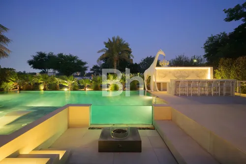 4 Bedrooms Villa in Garden Hall