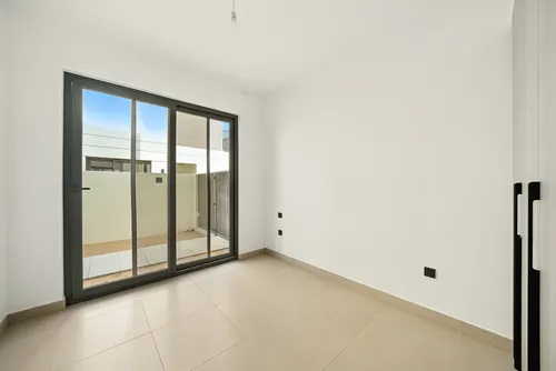4 Bedrooms Villa in Aura