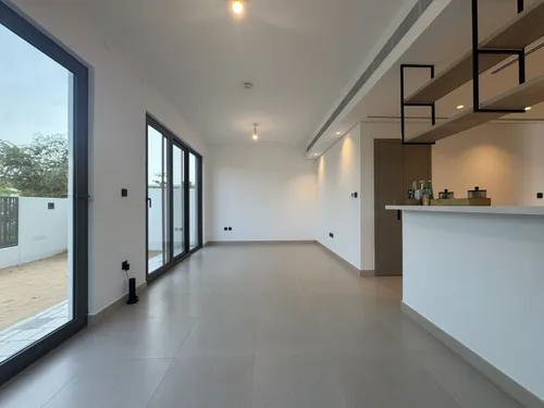 4 Bedrooms Villa in Aura