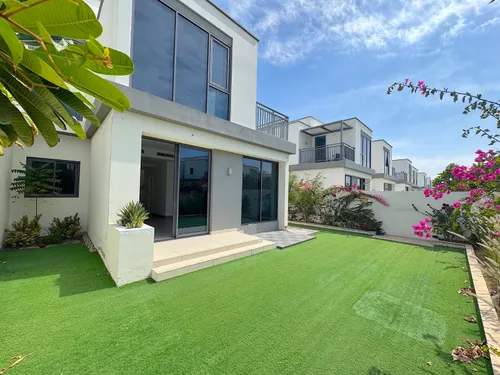 4 Bedrooms Villa in Maple 3