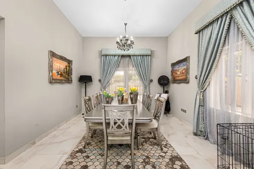 5 Bedrooms Villa in The Villa