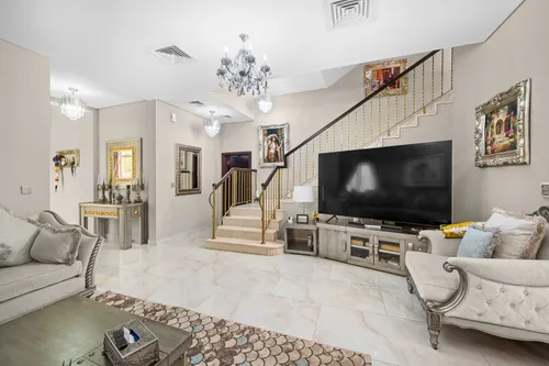 5 Bedrooms Villa in The Villa