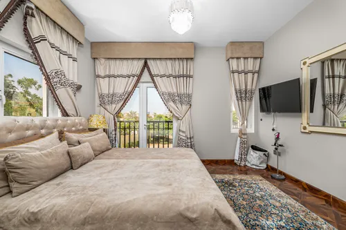 5 Bedrooms Villa in The Villa