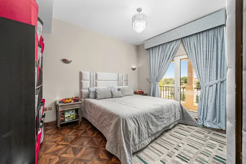 5 Bedrooms Villa in The Villa