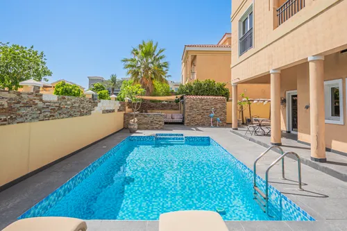 5 Bedrooms Villa in The Villa