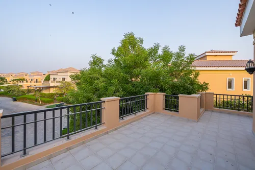 5 Bedrooms Villa in The Aldea