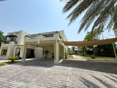 5 Bedrooms Villa in Emirates Hills
