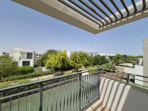 4 Bedrooms Villa in Golf Link Villas
