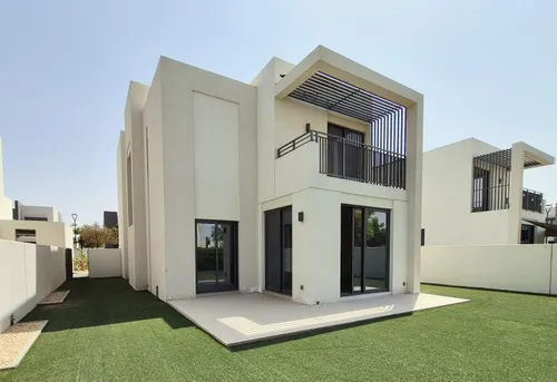 Luxurious 4-Bed | Private Garden | Close To Pool