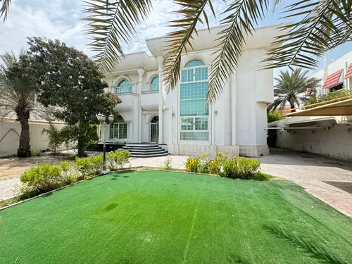 Jumeirah First | Great Location | Vacant