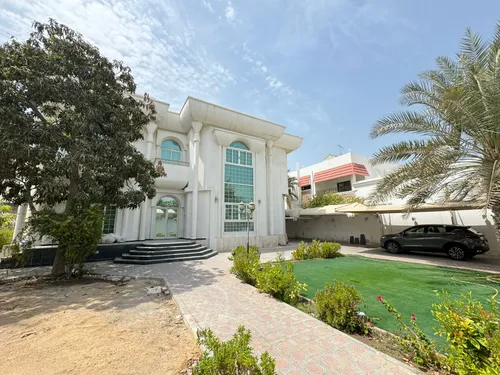 5 Bedrooms Villa in Jumeirah 1