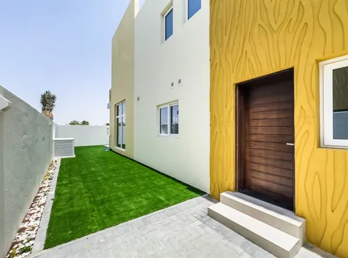 6 Bedrooms Villa in Aquilegia