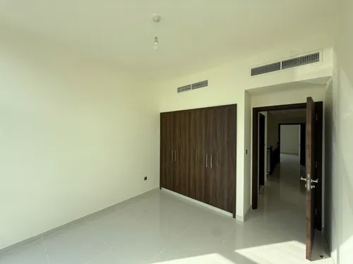 4 Bedrooms Townhouse in Madinat Hind