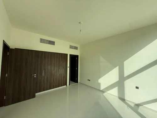 4 Bedrooms Townhouse in Madinat Hind