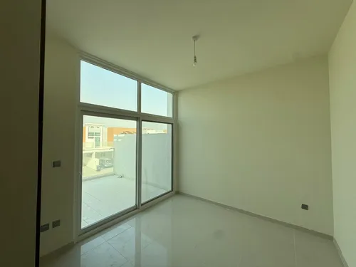 4 Bedrooms Townhouse in Madinat Hind