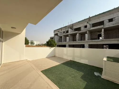4 Bedrooms Townhouse in Madinat Hind