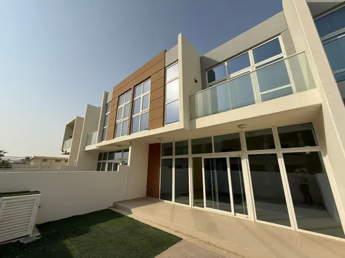 Spacious Townhouse | Family Community | Vacant