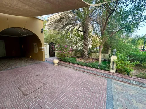4 Bedrooms Villa in The Centro