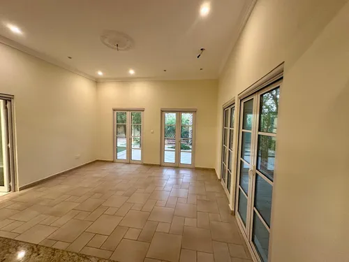 4 Bedrooms Villa in The Centro