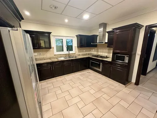 4 Bedrooms Villa in The Centro