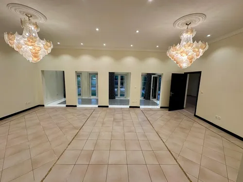 4 Bedrooms Villa in The Centro