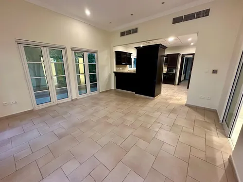 4 Bedrooms Villa in The Centro