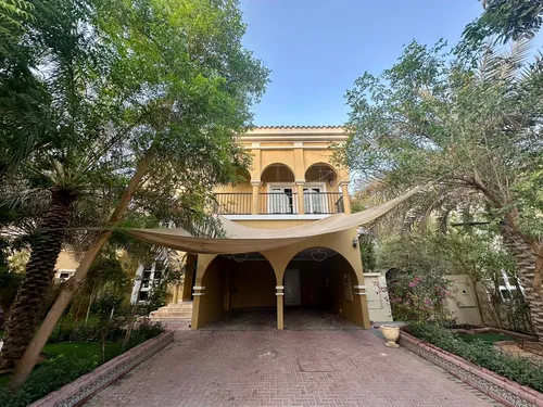 4 Bedrooms Villa in The Centro