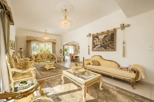 5 Bedrooms Villa in Meadows 3