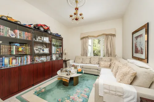 5 Bedrooms Villa in Meadows 3