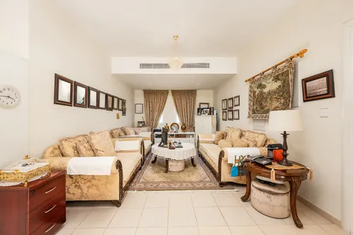 5 Bedrooms Villa in Meadows 3