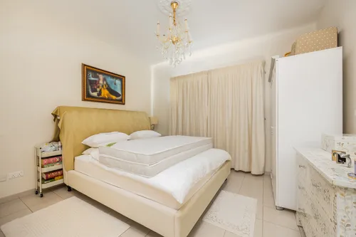 5 Bedrooms Villa in Meadows 3