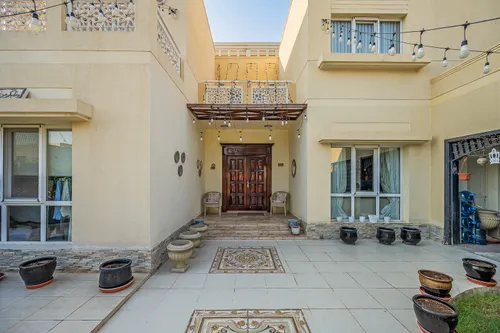 5 Bedrooms Villa in Meadows 3