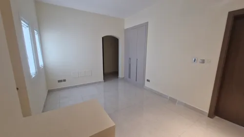 5 Bedrooms Villa in Meadows 2