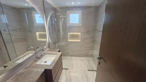 5 Bedrooms Villa in Meadows 2