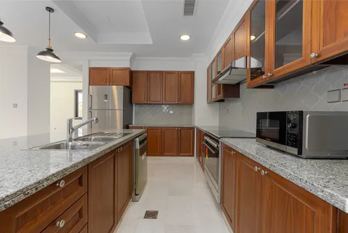 5 Bedrooms Villa in Aseel