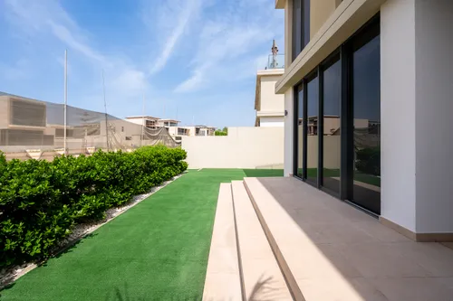 4 Bedrooms Villa in Golf Grove
