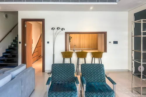 5 Bedrooms Villa in 180 Degrees Villas