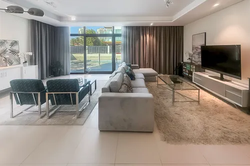 5 Bedrooms Villa in 180 Degrees Villas
