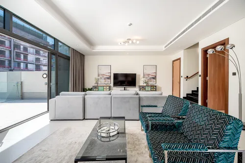 5 Bedrooms Villa in 180 Degrees Villas