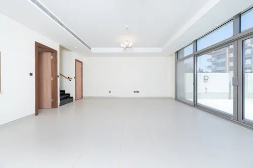 5 Bedrooms Villa in 180 Degrees Villas