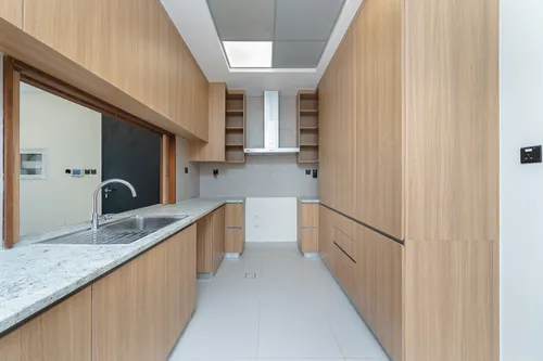 5 Bedrooms Villa in 180 Degrees Villas