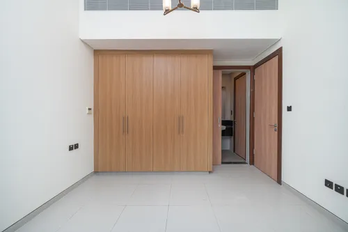 5 Bedrooms Villa in 180 Degrees Villas