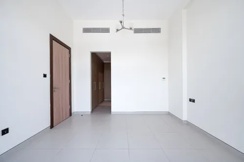 5 Bedrooms Villa in 180 Degrees Villas