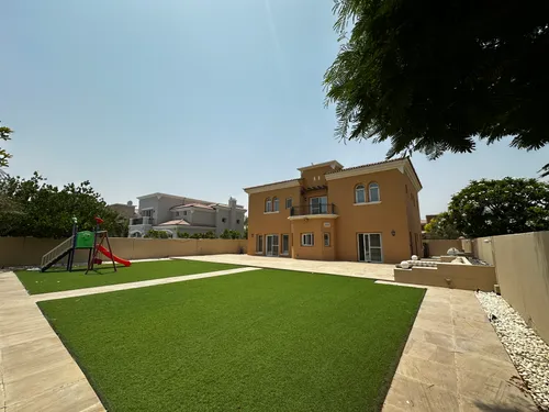 5 Bedrooms Villa in Mirador La Coleccion 1