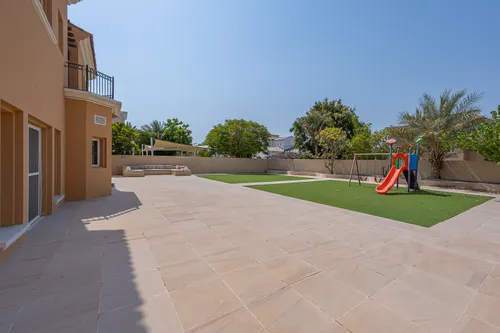 5 Bedrooms Villa in Mirador La Coleccion 1