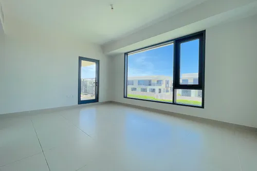 5 Bedrooms Villa in Maple 3