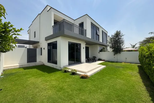 5 Bedrooms Villa in Maple 3
