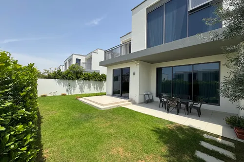 5 Bedrooms Villa in Maple 3