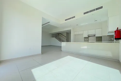 5 Bedrooms Villa in Maple 3