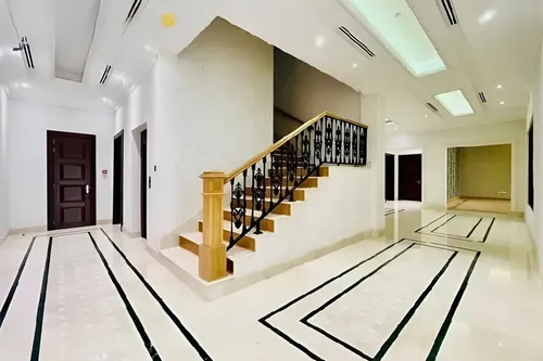 6 Bedrooms Villa in Sector HT